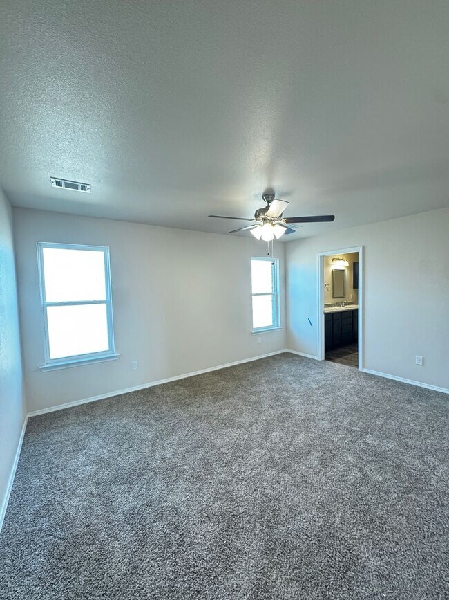 Building Photo - New construction!!! Beacon Pointe 3/2/2 $250.00 off 1st month's rent