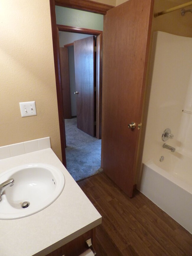 Building Photo - 3 Bedroom home in Loveland
