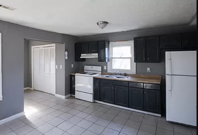 Building Photo - 2 bed, 2 bath in Fulton county!