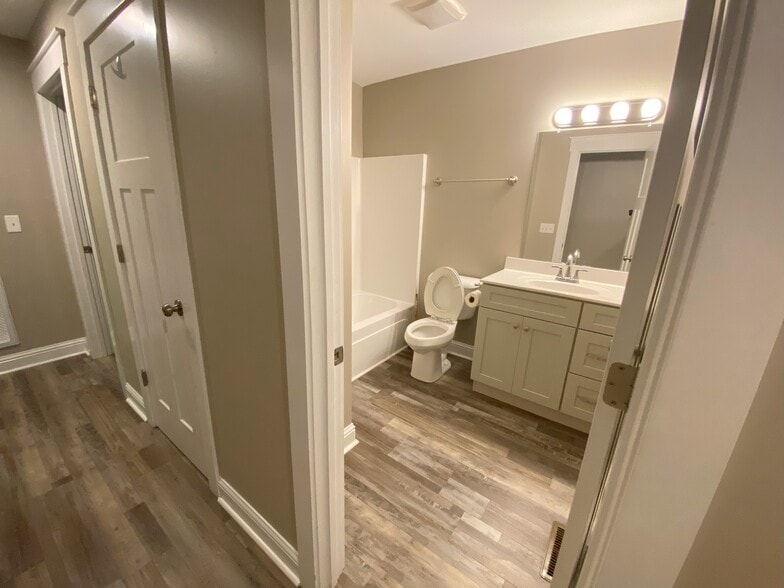 Building Photo - 524 Mill Creek Rd