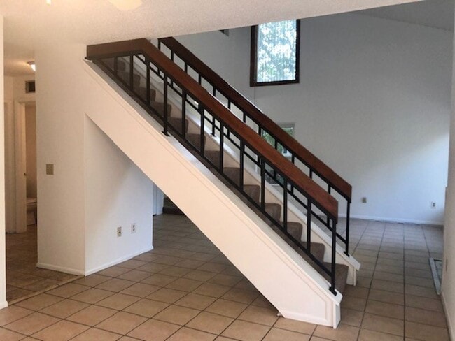 Building Photo - MOVE IN MARCH! 2 Story-Spacious 3 beds 2.5 bath townhouse with attached 2 car garage!!