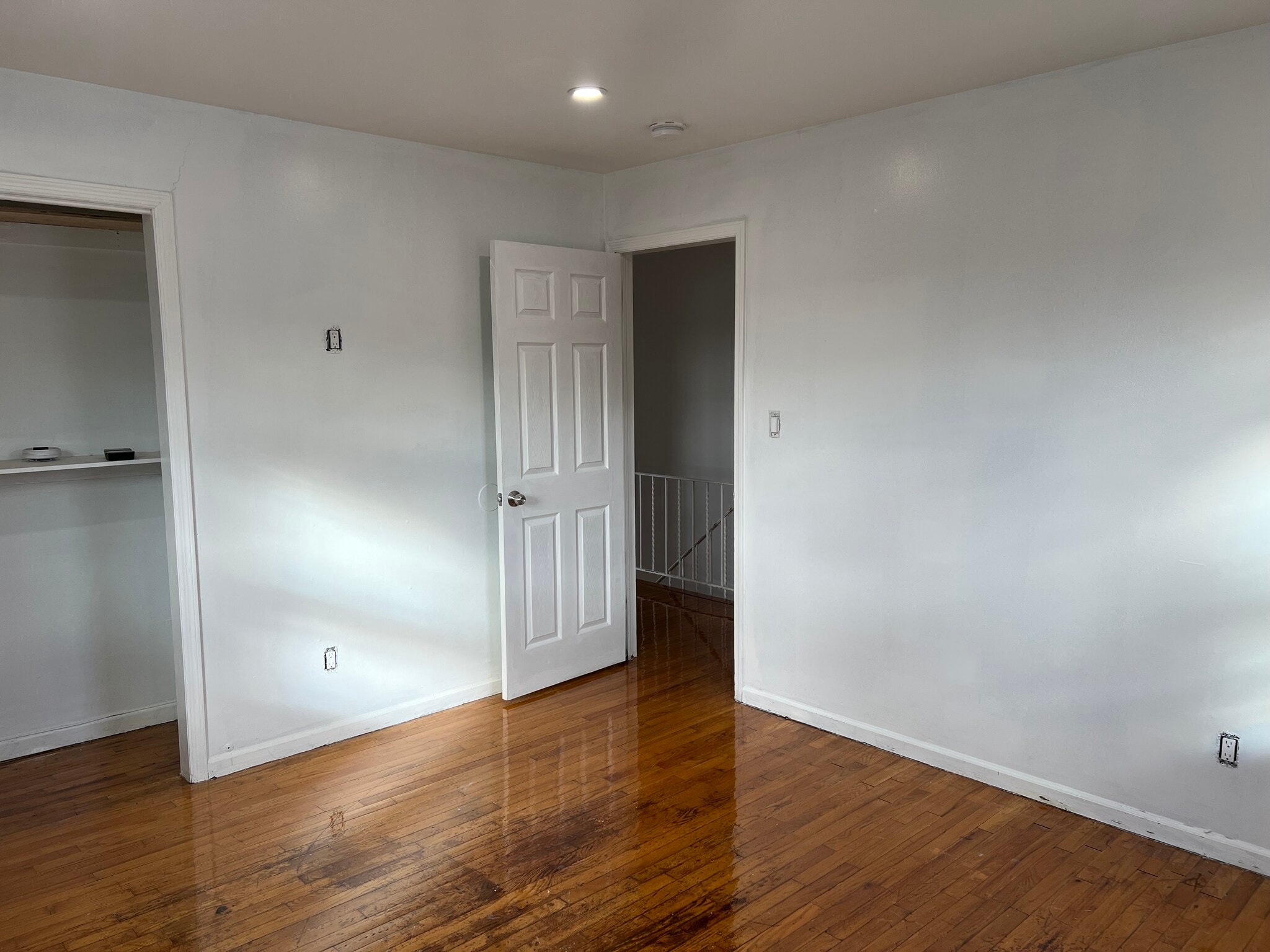 Building Photo - 284 Washington St