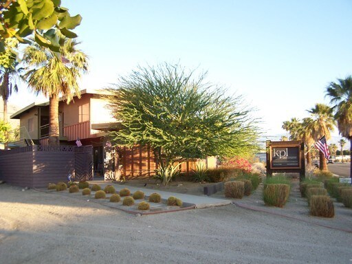 Building Photo - 2583 N Palm Canyon Dr
