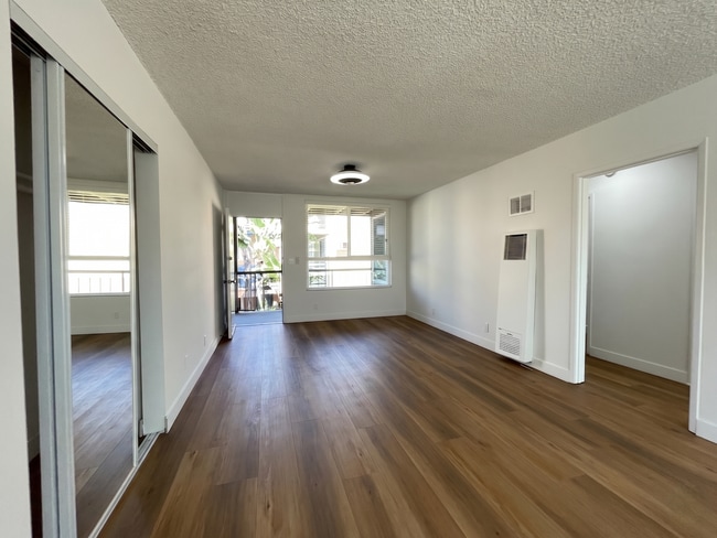 Interior Photo - 7351 Variel Ave
