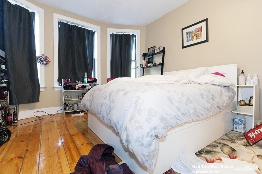 Building Photo - 19 Highgate St