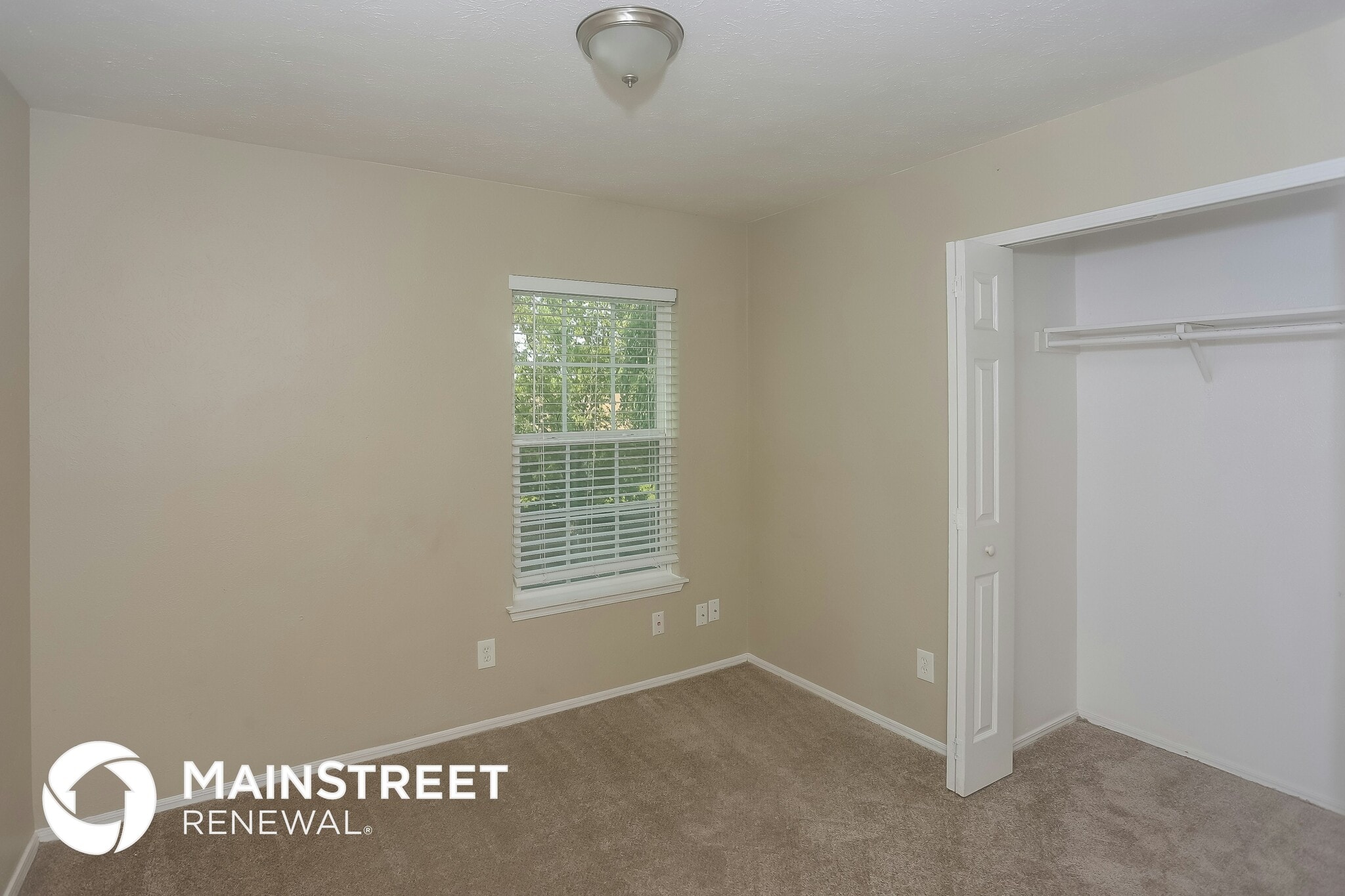 Building Photo - 702 Southridge Ct