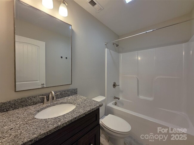 Building Photo - 420 Balfour Dr