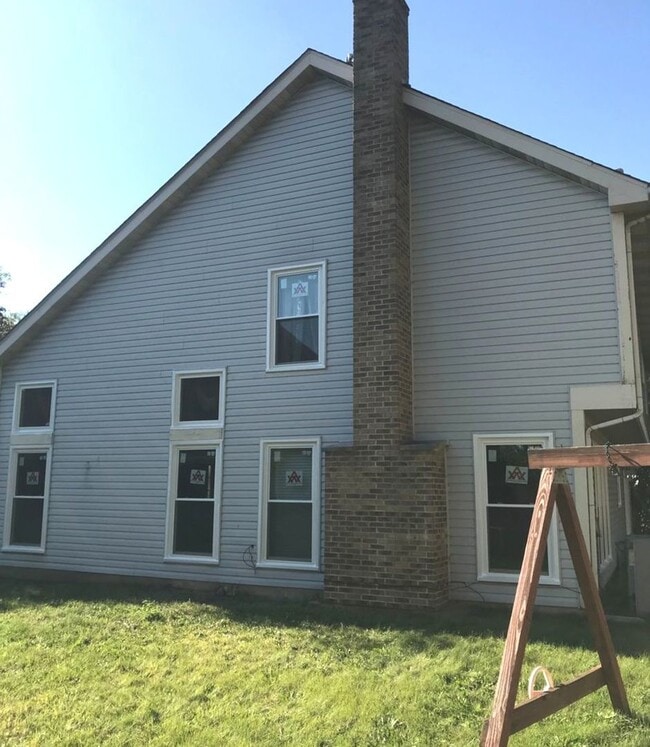 Building Photo - 1120 Fieldstone Ln