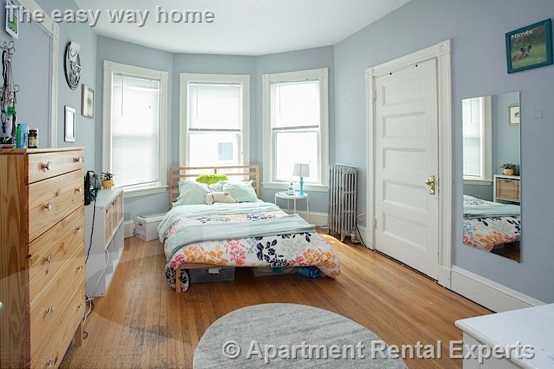 Building Photo - 3 Kinnaird St