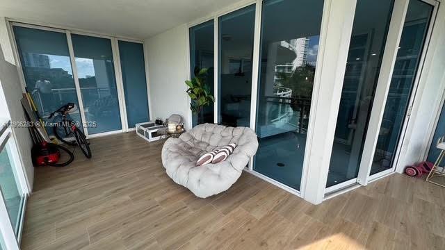 Building Photo - 3000 NE 188th St