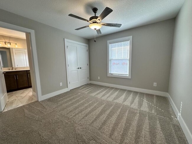 Building Photo - 7221 Sassafras Wy