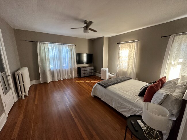 Building Photo - 3120 E Derbyshire Rd