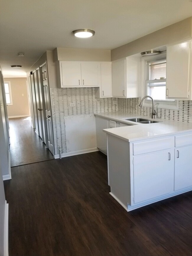 Building Photo - 11806 S Loomis St