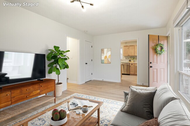 Building Photo - 1003 E Hopkins Dr