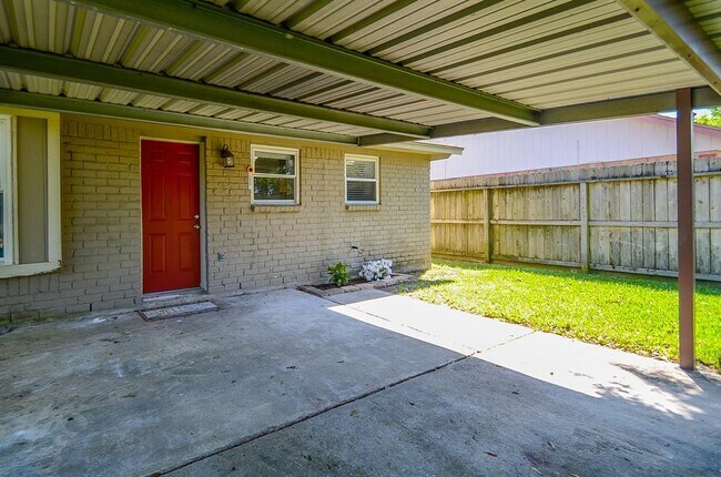 Building Photo - 22706 Coriander Dr