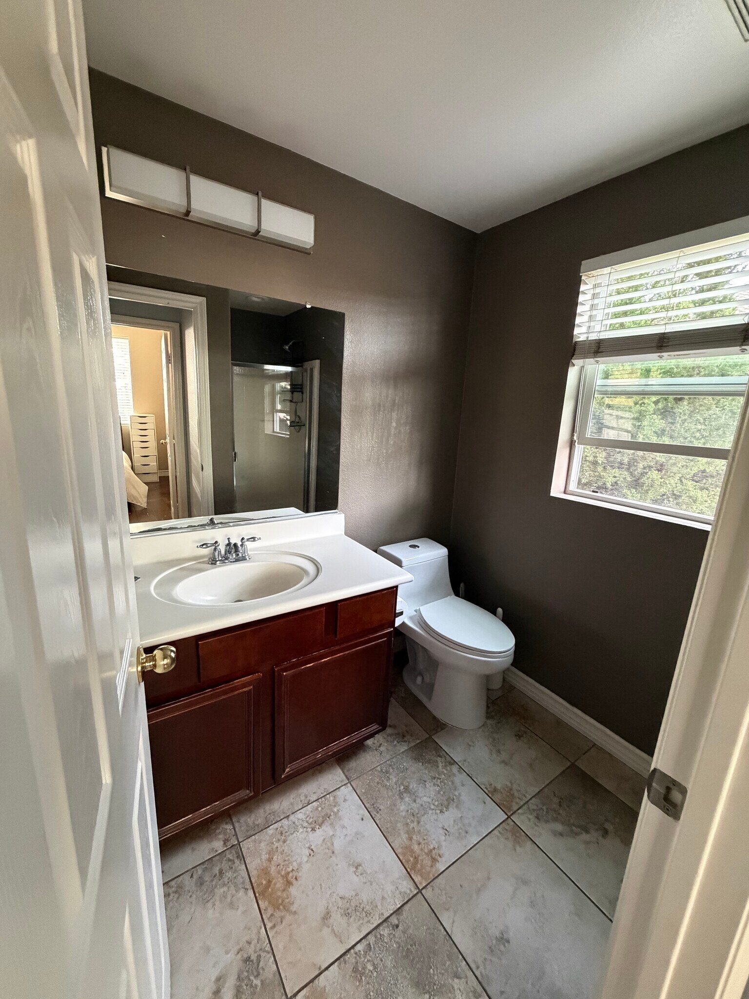 Building Photo - 37957 Pereza Ct