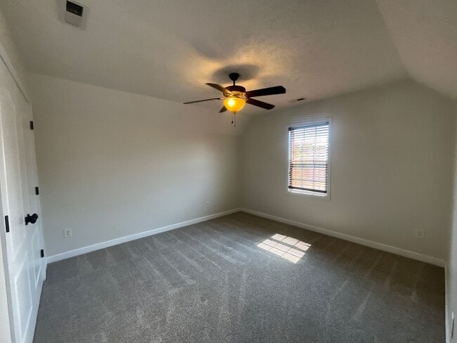 Building Photo - 404 Windover Dr