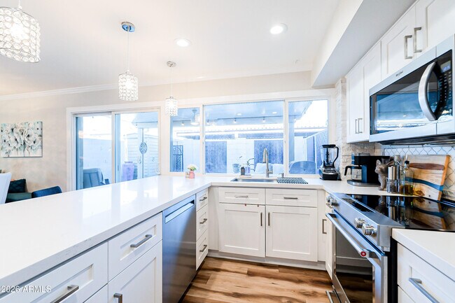 Building Photo - 4243 N Miller Rd