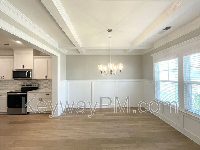 Building Photo - 410 Longford St