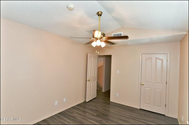 Building Photo - 1416 Stone Canyon Way