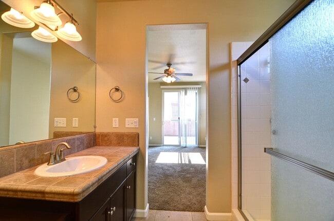 Building Photo - Fantastic Harlan Patio Home with Fenced Fr...