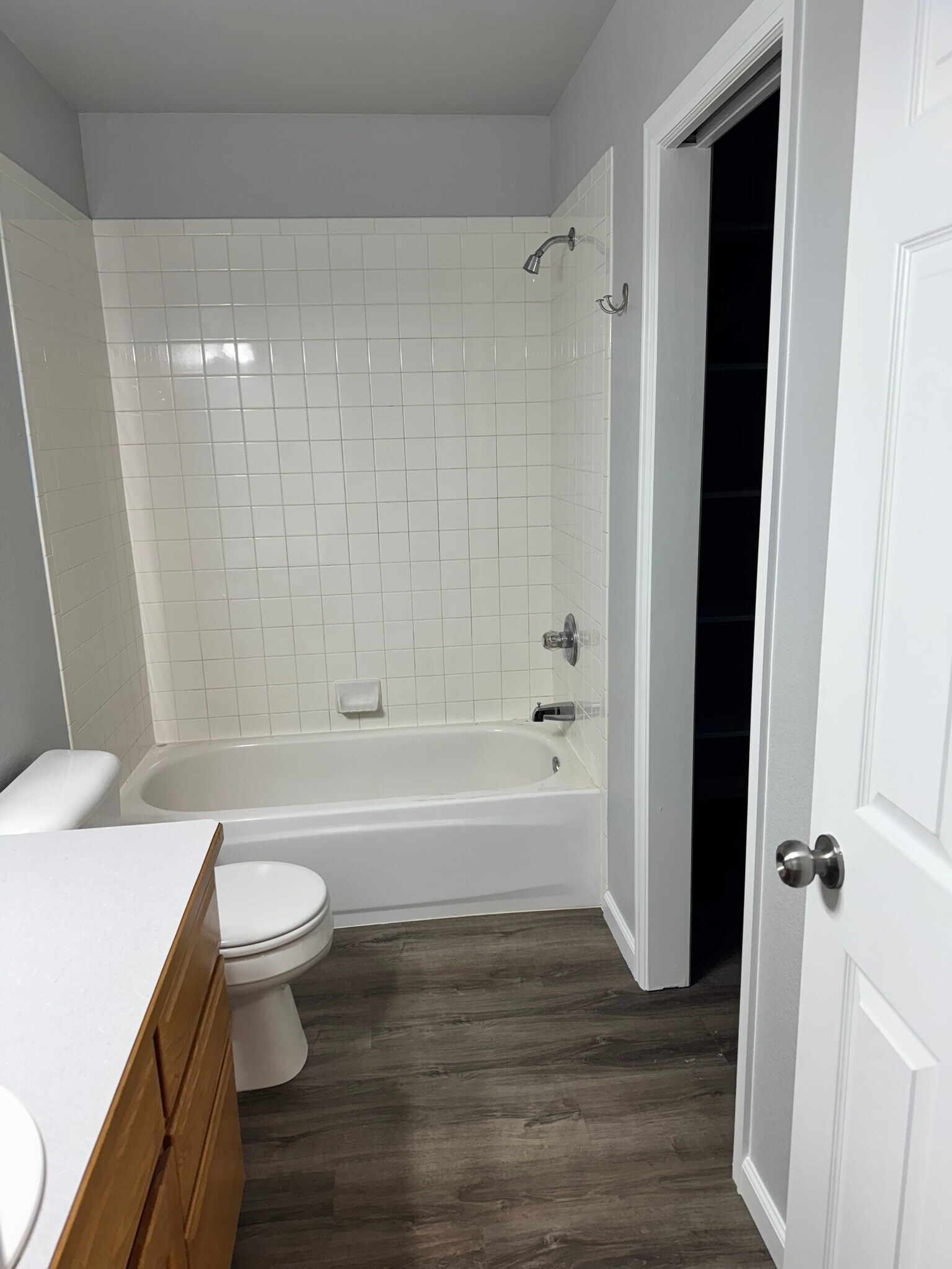 Primary Bath/Closet - 1908 Sherwood Ln