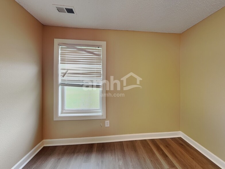 Building Photo - 5896 Monticello Square Ln