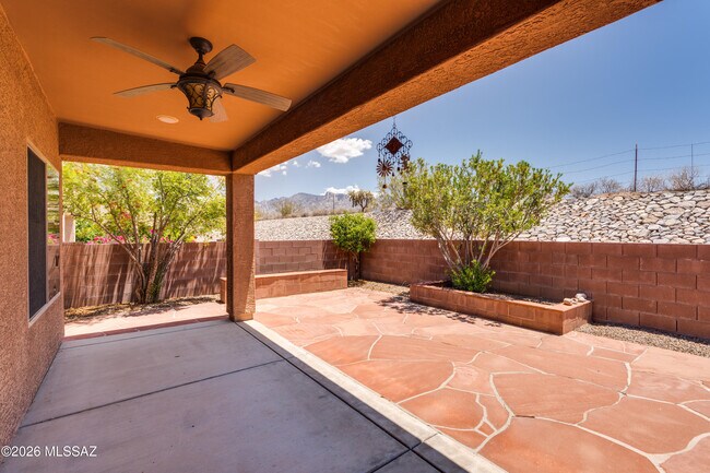 Building Photo - 677 W Pizzicato Ln