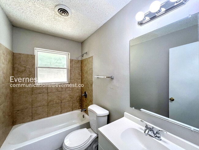 Building Photo - 2909 Caffey St