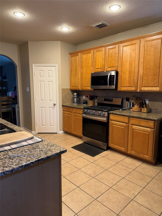 Building Photo - 2311 Diamond Springs Dr