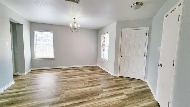 Building Photo - 202 Brandons Way