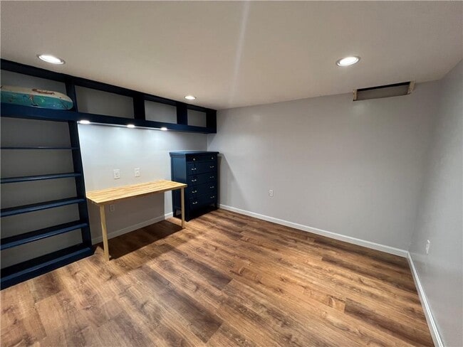 Building Photo - 48 Caiger Ln