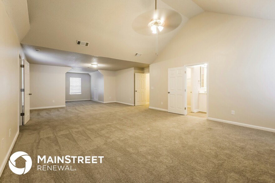 Building Photo - 1562 Gunstock Ct