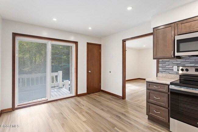 Building Photo - 62 Devitt Rd