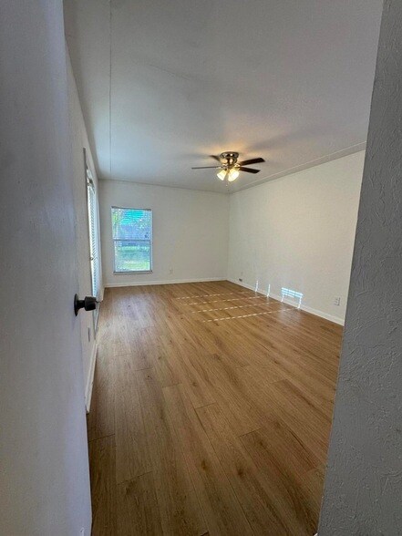 Building Photo - 7816 NW 70th Terrace