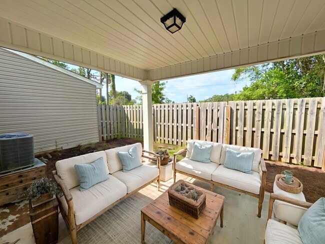 Building Photo - 533 Deerchase Ct