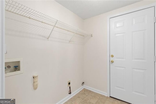 Building Photo - 1090 Norwalk Trce