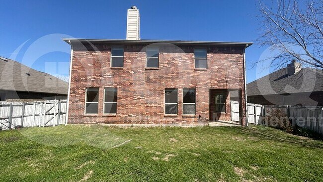 Building Photo - 5804 Valley Haven Way