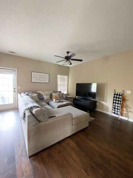 Building Photo - 1098 Marne Blvd