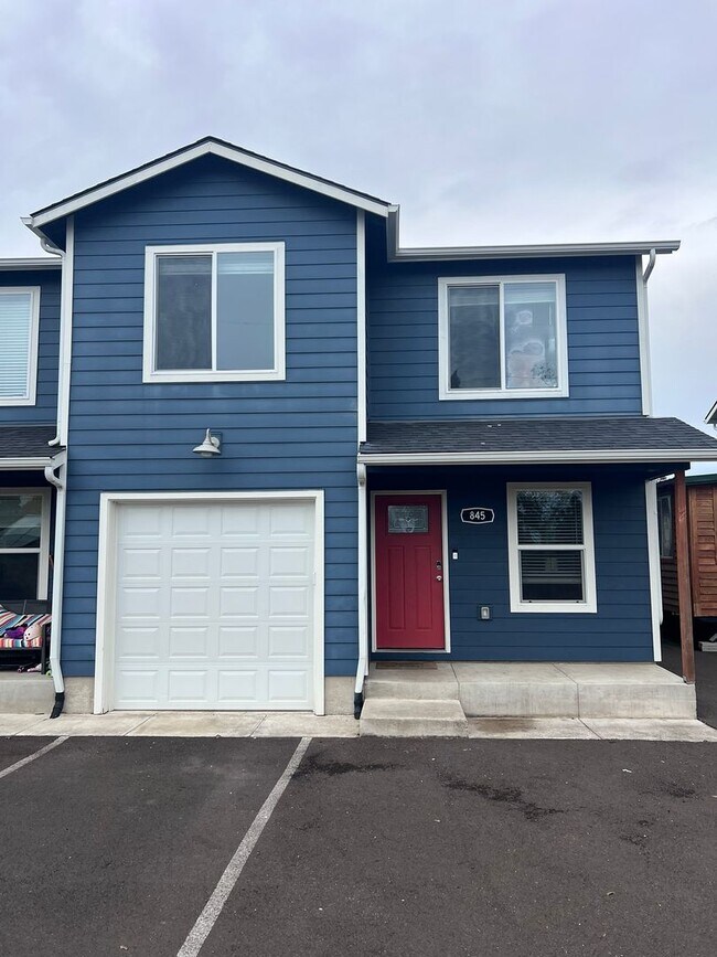 Building Photo - OWN962