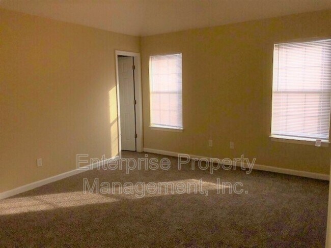 Building Photo - 6833 Kamali Ave