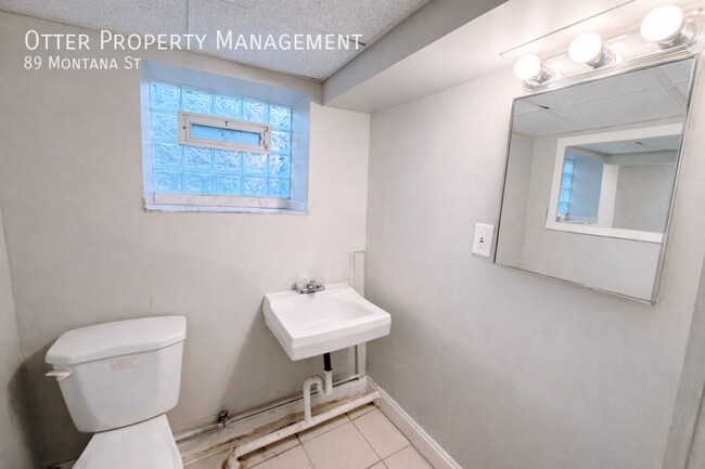 Building Photo - 89 Montana St