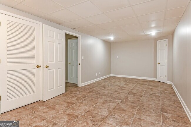Building Photo - 107 River Walk