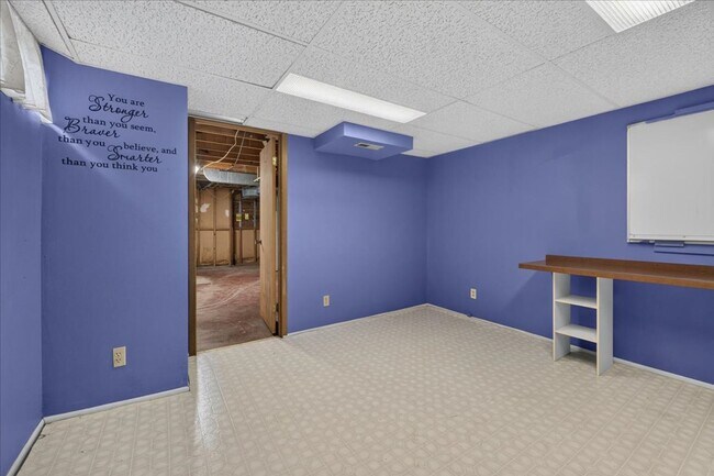 Building Photo - 5907-5909-5909 Jamieson Ave