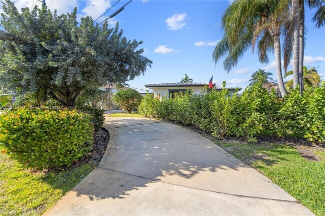 Building Photo - 1457 SE 7th St