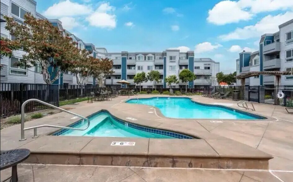 Building Photo - 6400 Christie Ave