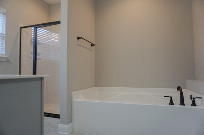 Building Photo - 48 9th Ave