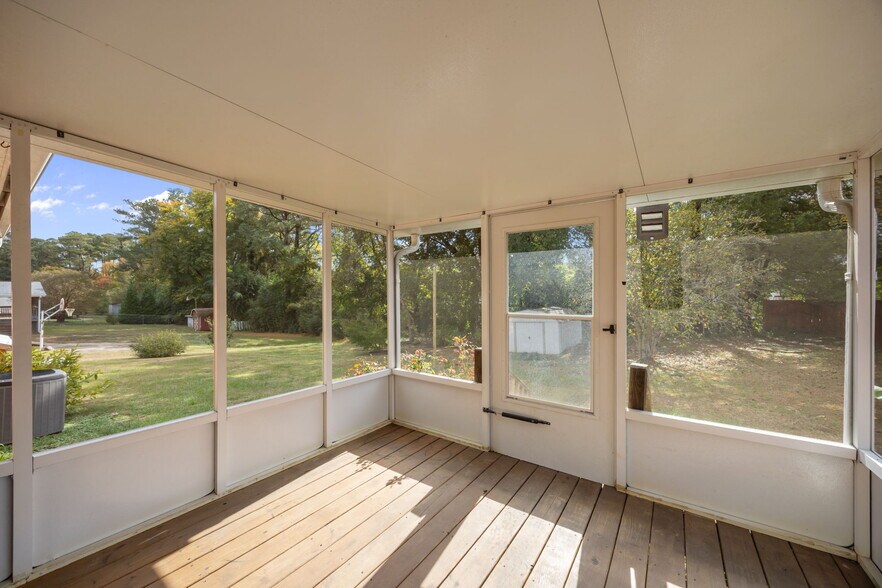 Building Photo - 4104 Jane Ln