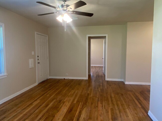 Building Photo - REFRESHED 2 BEDROOM, 1 BATH BELTON ISD