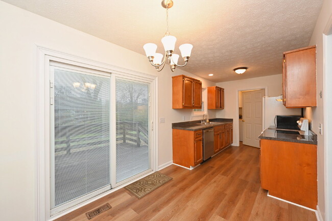 Building Photo - Car-free convenience! Modern 3 Bed Home Minutes from Downtown Gallatin